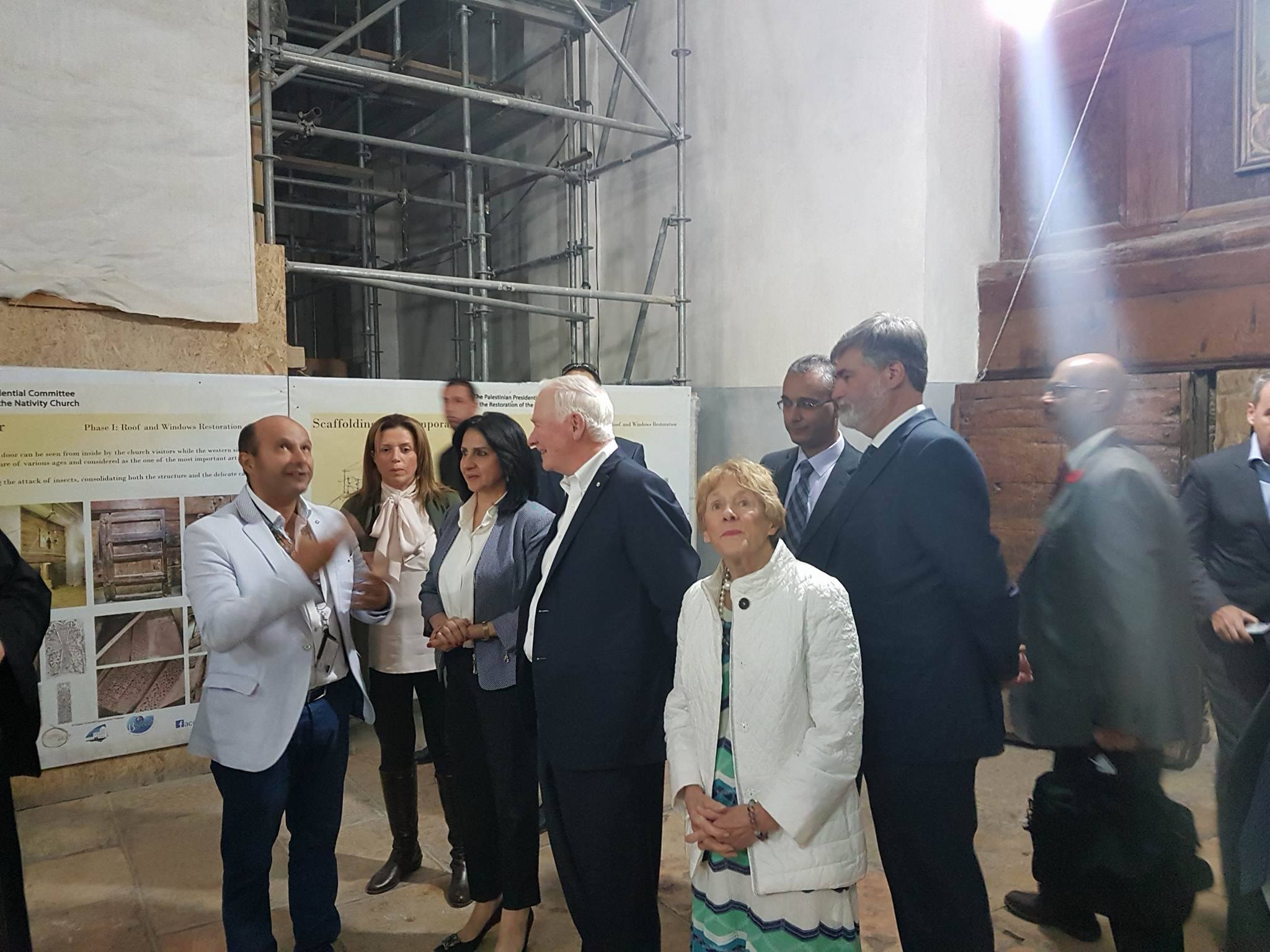 بابون تشارك في إستقبال الحاكم العام لكندا 