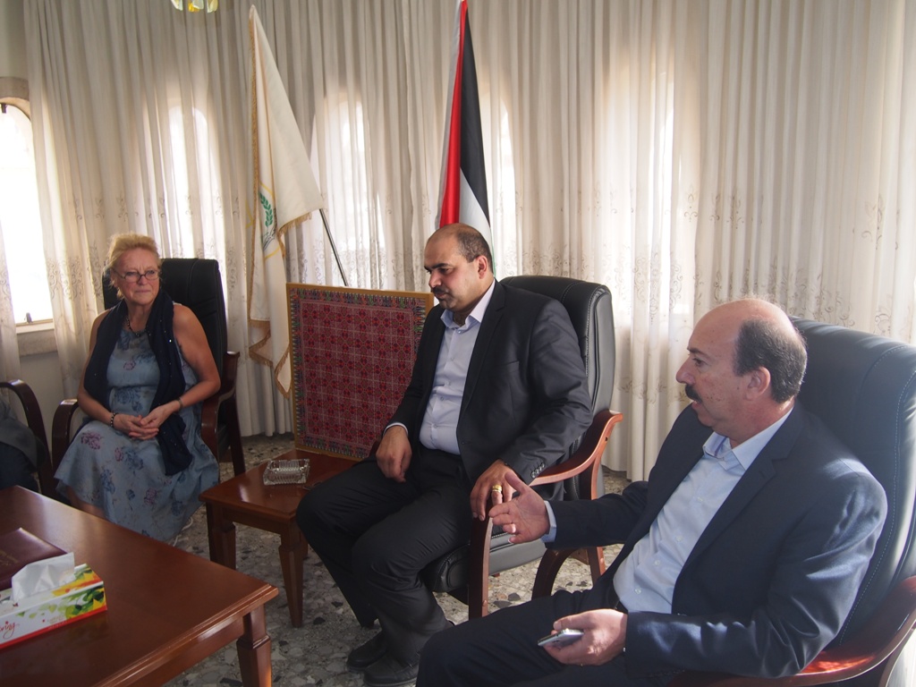 نائب رئيسة بلدية بيت لحم يستقبل وفد جمعية الصداقة بيت لحم كولون 