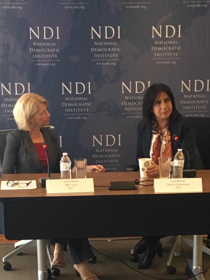 معهد الشرق الأوسط في واشنطن يمنح بابون جائزة (عصام فارس) لدورها في الدفاع عن حقوق وكرامة الشعب الفلسطيني