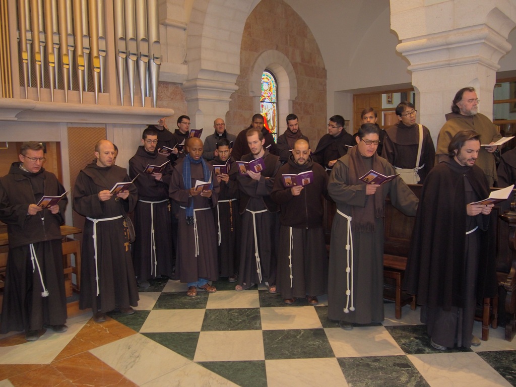 رئيسة وأعضاء بلدية بيت لحم يشاركون في إستقبال حارس الاراضي المقدسة