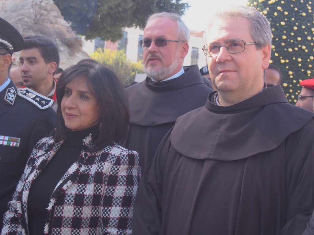 رئيسة وأعضاء بلدية بيت لحم يشاركون في إستقبال حارس الاراضي المقدسة