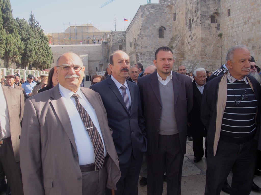 رئيسة وأعضاء بلدية بيت لحم يشاركون في إستقبال حارس الاراضي المقدسة