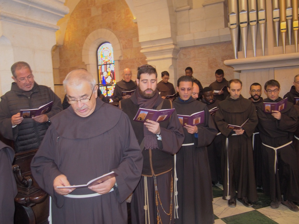 رئيسة وأعضاء بلدية بيت لحم يشاركون في إستقبال حارس الاراضي المقدسة