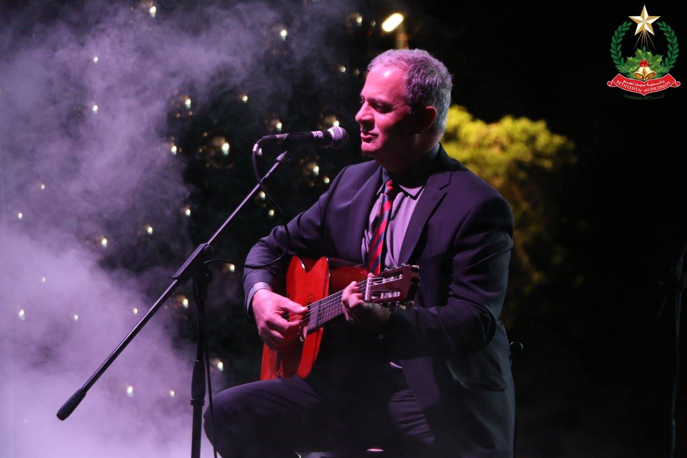 في حفل إضاءة شجرة عيد الميلاد المجيد في بيت لحم الأستاذة فيرا بابون ترفع شعار الرحمة وتؤكد على حقوق الأطفال