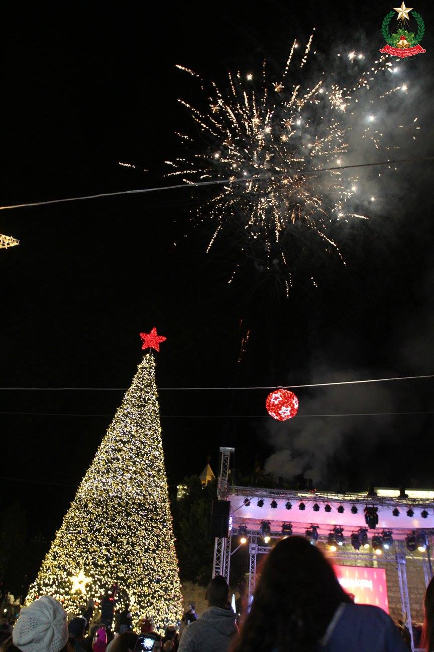 في حفل إضاءة شجرة عيد الميلاد المجيد في بيت لحم الأستاذة فيرا بابون ترفع شعار الرحمة وتؤكد على حقوق الأطفال