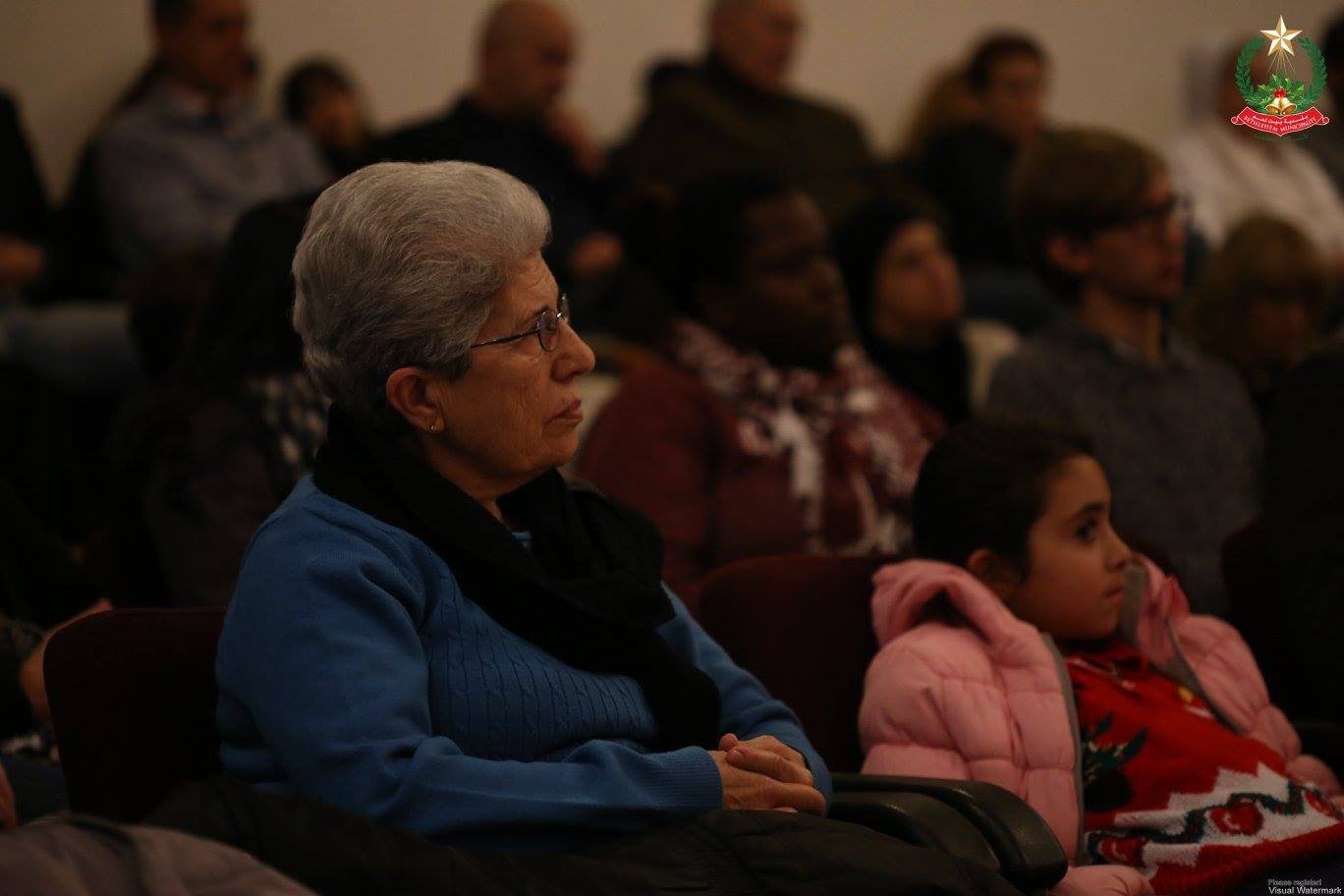 حفل موسيقي تحييه أوركسترا الموسيقيين الأوروبيين الشباب في مركز السلام بحضور بابون وعدد من الشخصيات الإعتبارية