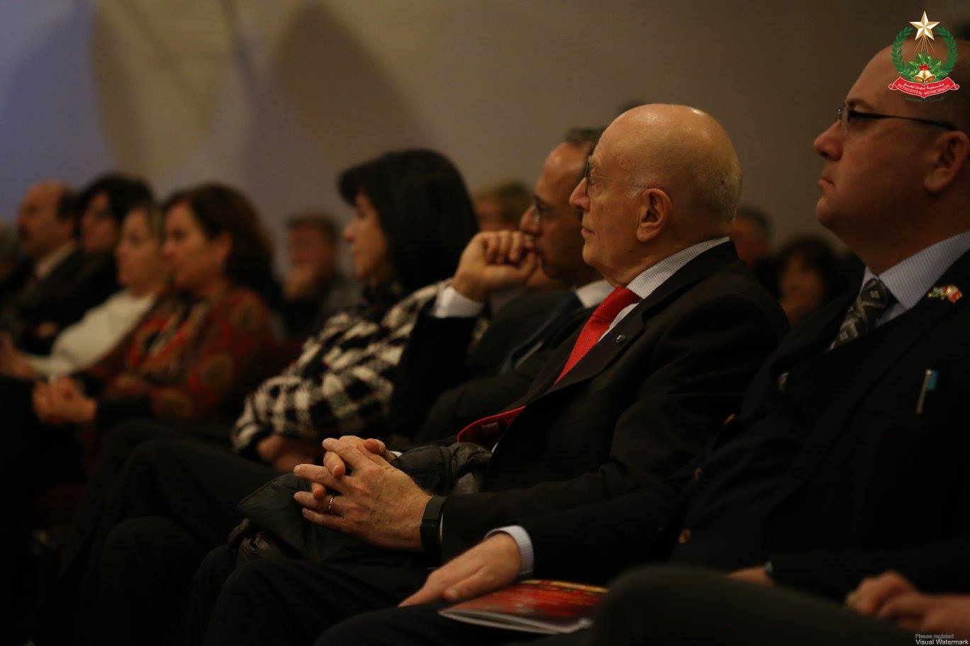 حفل موسيقي تحييه أوركسترا الموسيقيين الأوروبيين الشباب في مركز السلام بحضور بابون وعدد من الشخصيات الإعتبارية