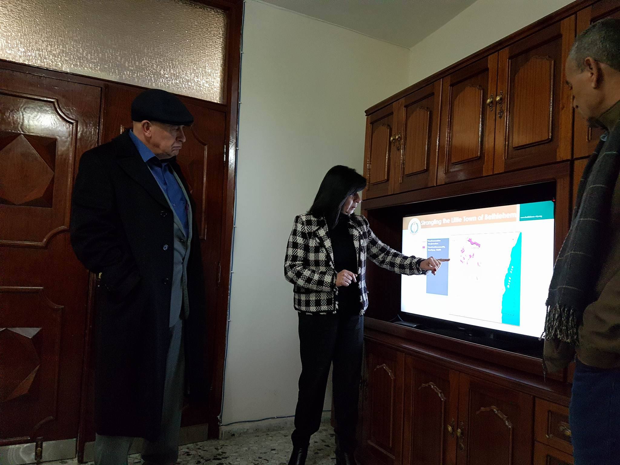 نواب القائمة المشتركة يلتقون رئيسة بلدية بيت لحم للمعايدة بمناسبة الأعياد الميلادية المجيدية ورأس السنة 