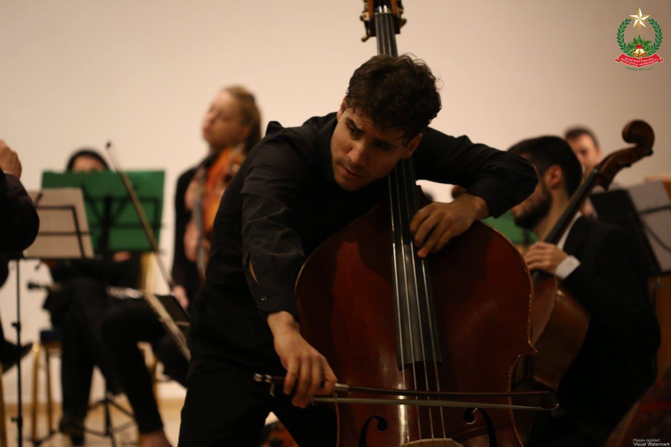 حفل موسيقي تحييه أوركسترا الموسيقيين الأوروبيين الشباب في مركز السلام بحضور بابون وعدد من الشخصيات الإعتبارية