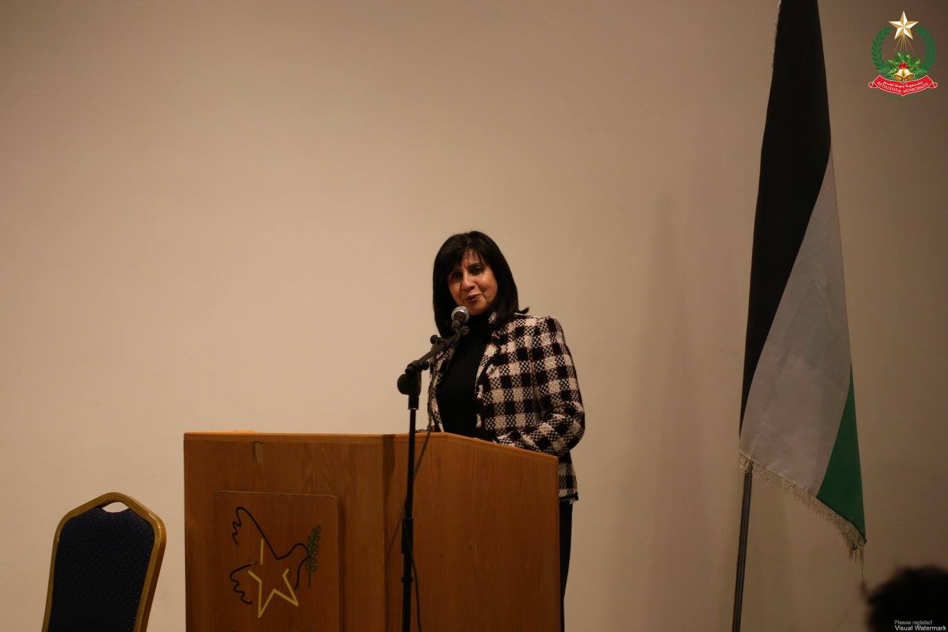 حفل موسيقي تحييه أوركسترا الموسيقيين الأوروبيين الشباب في مركز السلام بحضور بابون وعدد من الشخصيات الإعتبارية