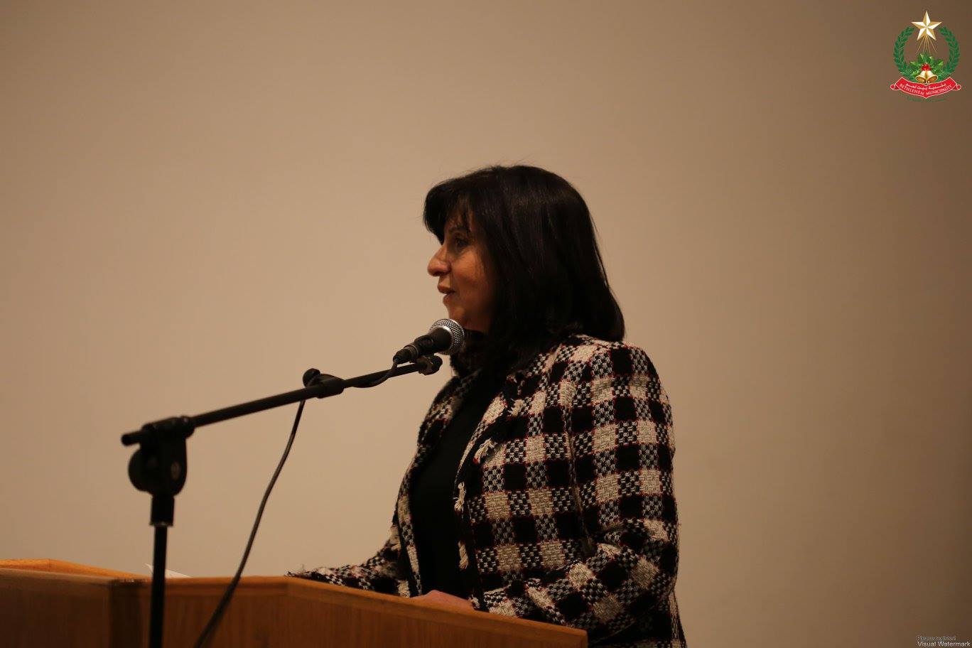 حفل موسيقي تحييه أوركسترا الموسيقيين الأوروبيين الشباب في مركز السلام بحضور بابون وعدد من الشخصيات الإعتبارية