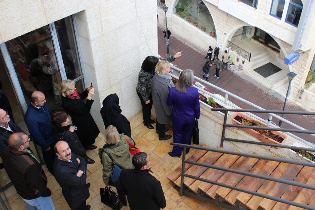  خلال زيارتها لمدينة بيت لحم وزيرة الشؤون الخارجية السويدية تلتقي معايعة وبابون