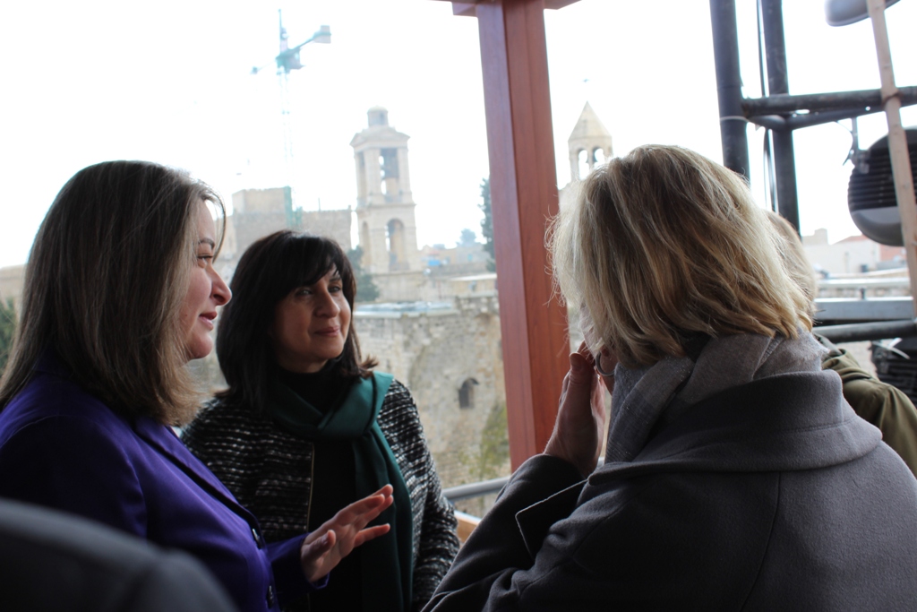  خلال زيارتها لمدينة بيت لحم وزيرة الشؤون الخارجية السويدية تلتقي معايعة وبابون