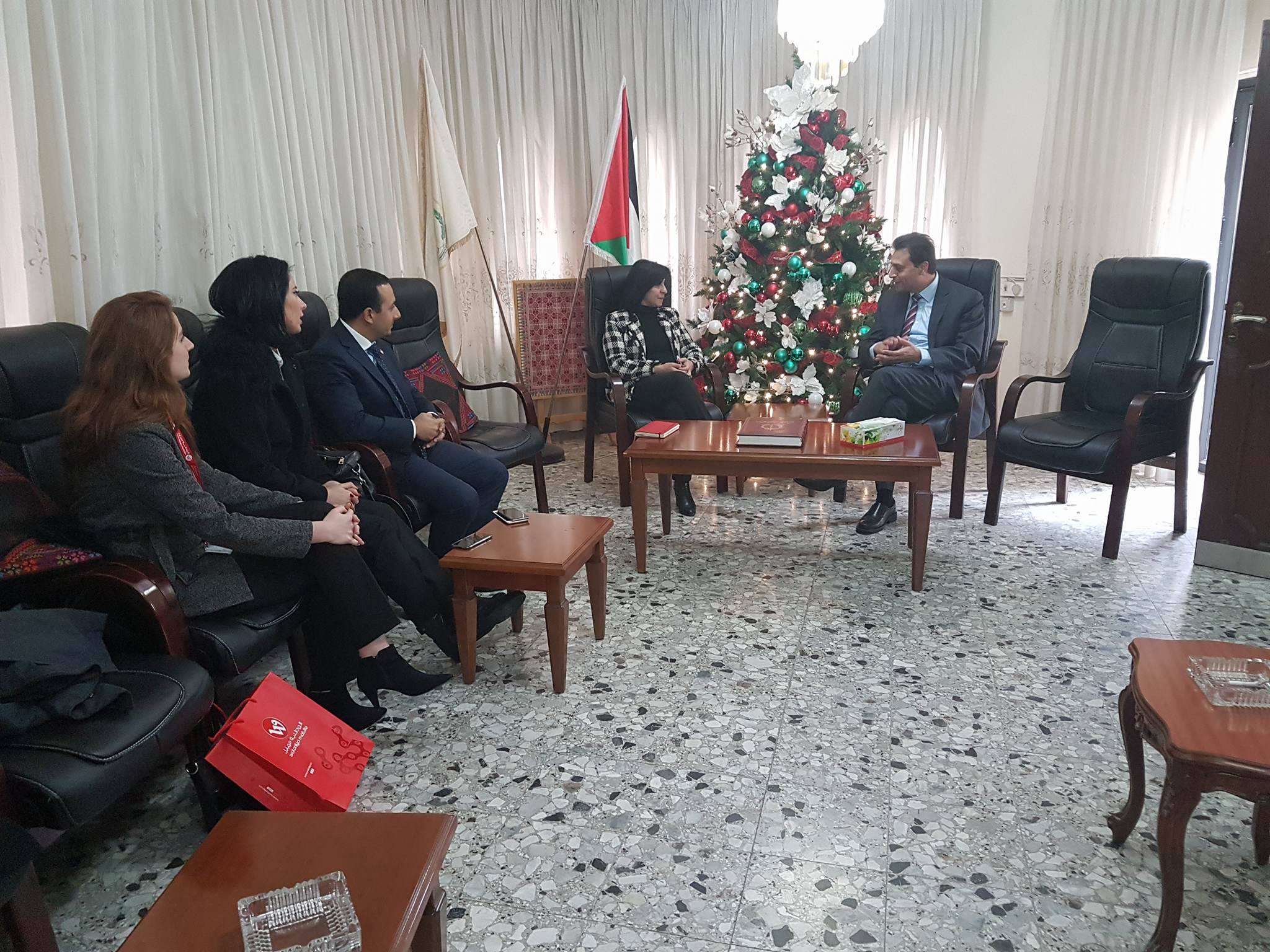 الرئيس التنفيذي لشركة الوطنية موبايل يلتقي رئيسة بلدية بيت لحم