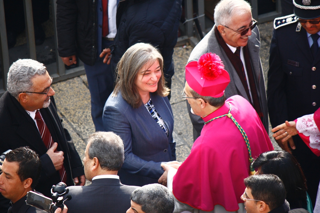 رئيسة بلدية بيت لحم تشارك في إستقبال غبطة المدبر الرسولي في مدينة بيت لحم 