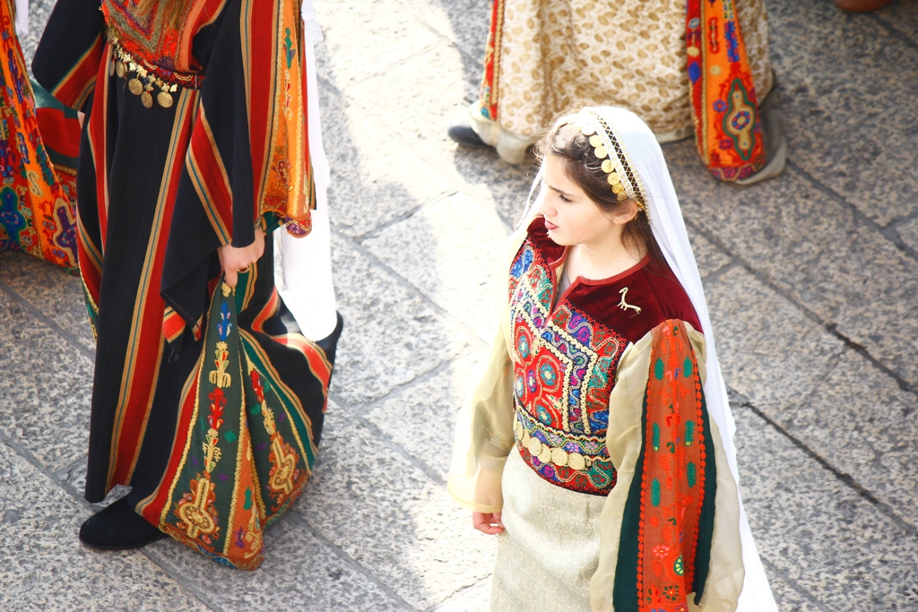 رئيسة بلدية بيت لحم تشارك في إستقبال غبطة المدبر الرسولي في مدينة بيت لحم 