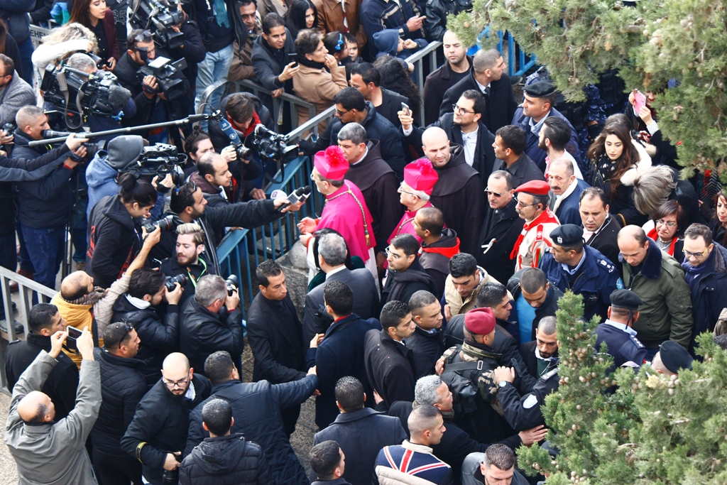 رئيسة بلدية بيت لحم تشارك في إستقبال غبطة المدبر الرسولي في مدينة بيت لحم 