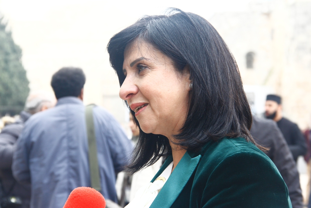 رئيسة بلدية بيت لحم تشارك في إستقبال غبطة المدبر الرسولي في مدينة بيت لحم 