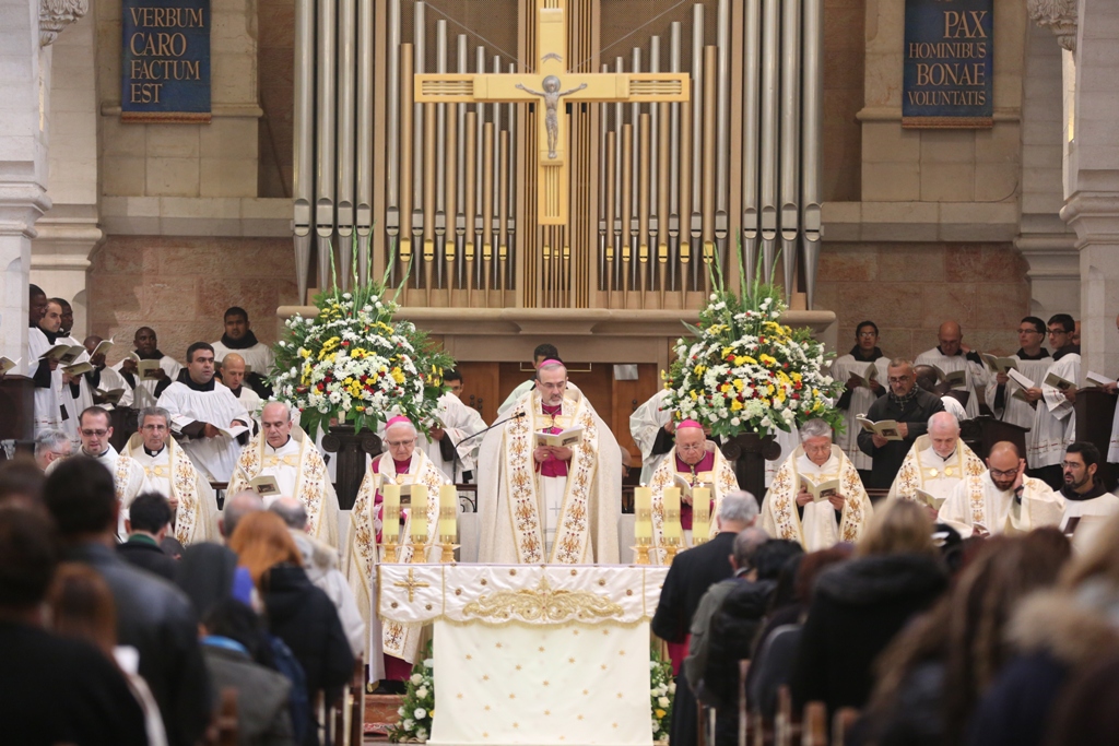 رئيسة بلدية بيت لحم تشارك في إستقبال غبطة المدبر الرسولي في مدينة بيت لحم 