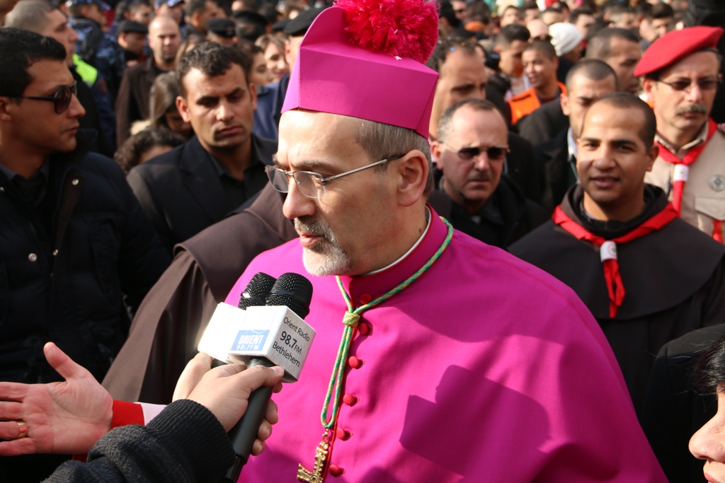 رئيسة بلدية بيت لحم تشارك في إستقبال غبطة المدبر الرسولي في مدينة بيت لحم 