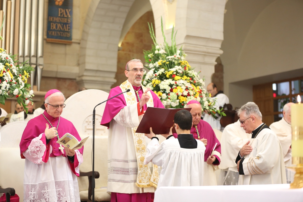 رئيسة بلدية بيت لحم تشارك في إستقبال غبطة المدبر الرسولي في مدينة بيت لحم 