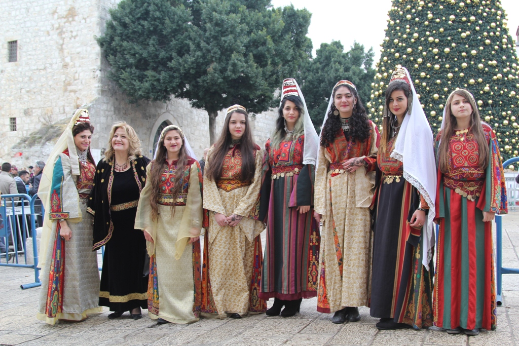 رئيسة بلدية بيت لحم تشارك في إستقبال غبطة المدبر الرسولي في مدينة بيت لحم 