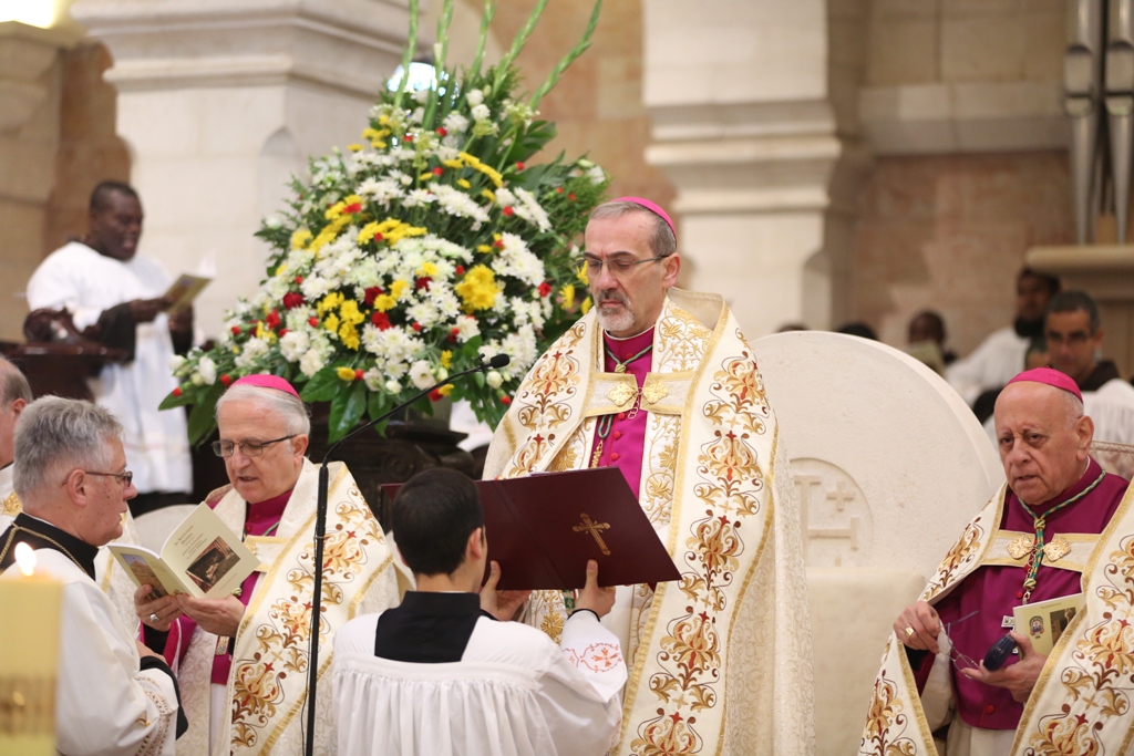رئيسة بلدية بيت لحم تشارك في إستقبال غبطة المدبر الرسولي في مدينة بيت لحم 