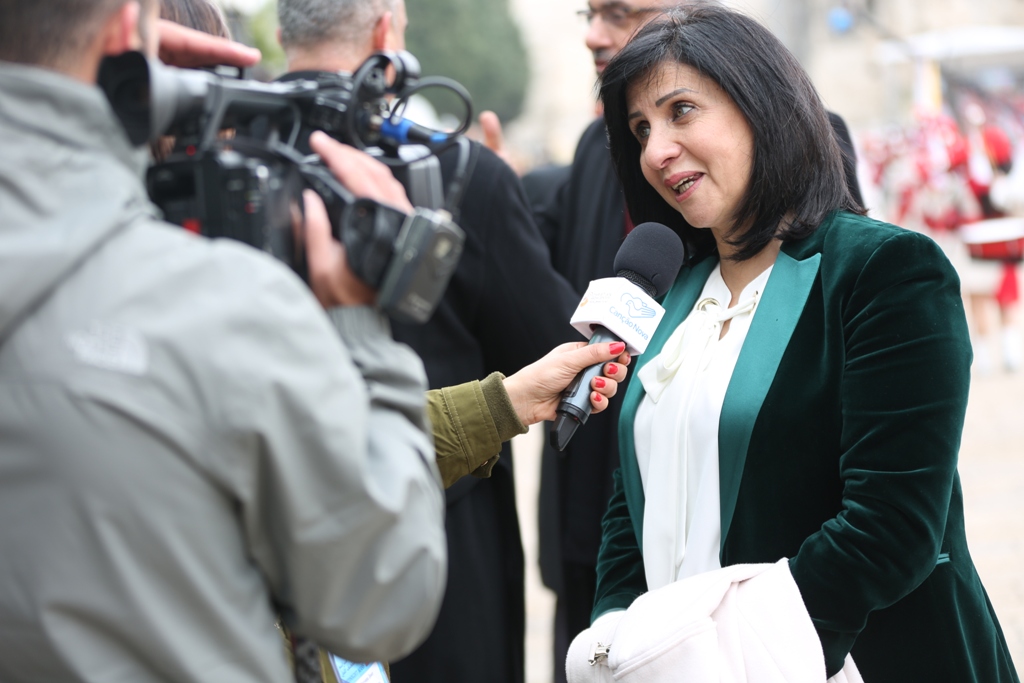 رئيسة بلدية بيت لحم تشارك في إستقبال غبطة المدبر الرسولي في مدينة بيت لحم 