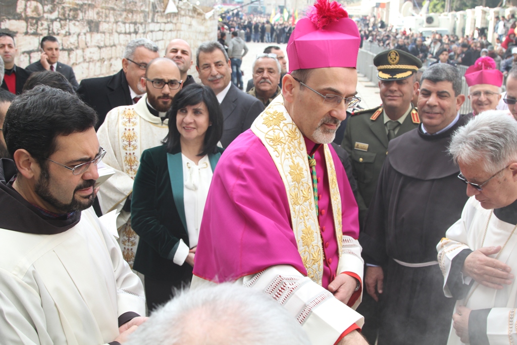 رئيسة بلدية بيت لحم تشارك في إستقبال غبطة المدبر الرسولي في مدينة بيت لحم 