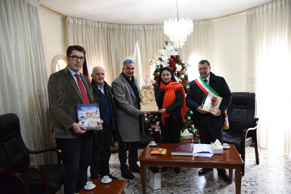 رئيسة بلدية بيت لحم تستقبل وفدا من إقليم ترينتو الإيطالي