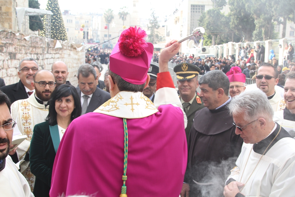 رئيسة بلدية بيت لحم تشارك في إستقبال غبطة المدبر الرسولي في مدينة بيت لحم 