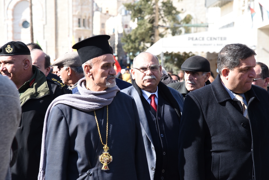 رئيسة وأعضاء مجلس بلدية بيت لحم يشاركون في إستقبال حارس الأراضي المقدسة بمناسبة عيد الغطاس