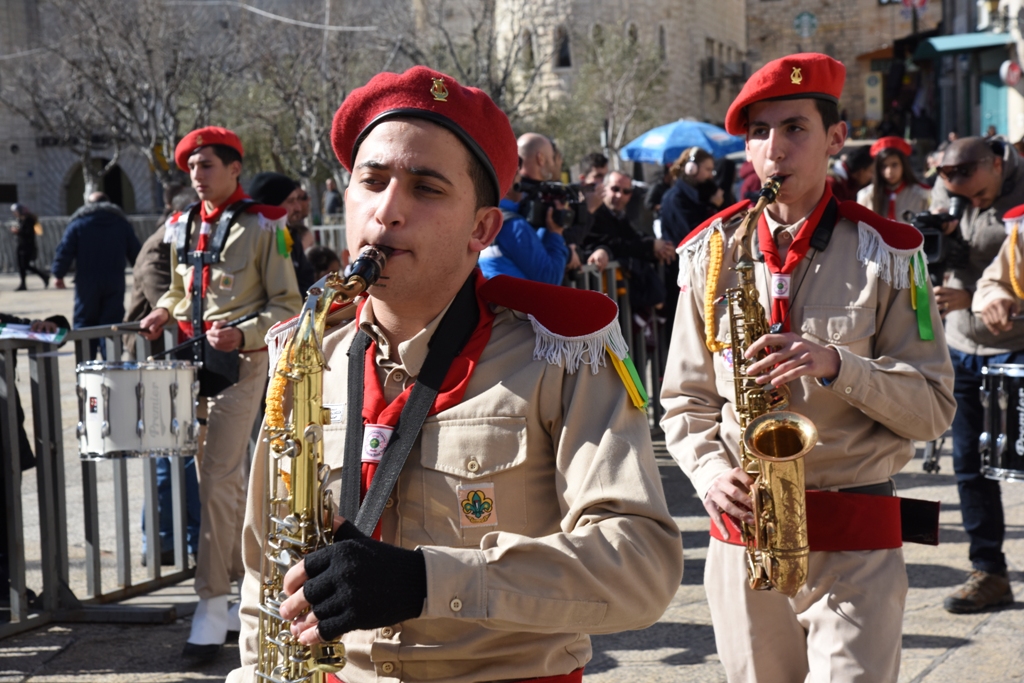 رئيسة وأعضاء مجلس بلدية بيت لحم يشاركون في إستقبال حارس الأراضي المقدسة بمناسبة عيد الغطاس