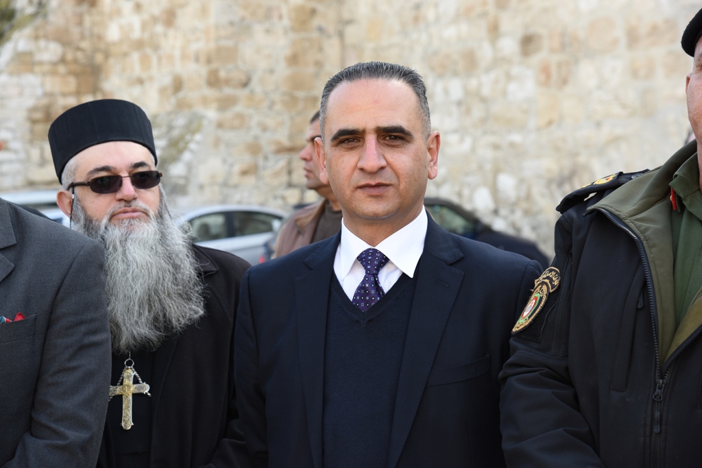 رئيسة وأعضاء مجلس بلدية بيت لحم يشاركون في إستقبال حارس الأراضي المقدسة بمناسبة عيد الغطاس