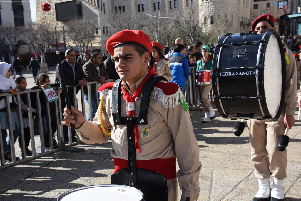 رئيسة وأعضاء مجلس بلدية بيت لحم يشاركون في إستقبال حارس الأراضي المقدسة بمناسبة عيد الغطاس
