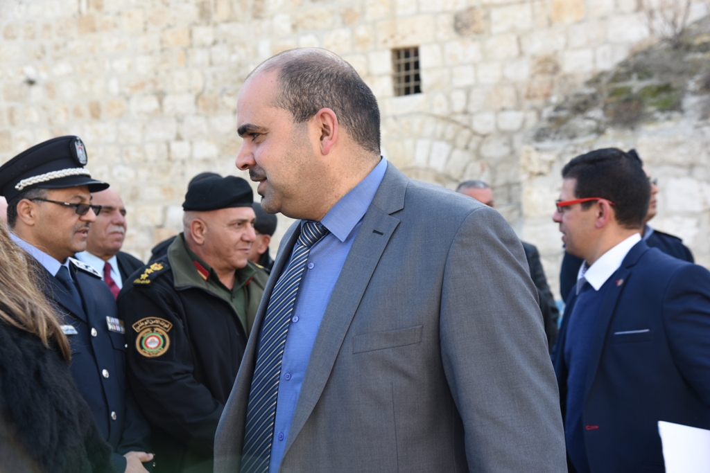 رئيسة وأعضاء مجلس بلدية بيت لحم يشاركون في إستقبال حارس الأراضي المقدسة بمناسبة عيد الغطاس