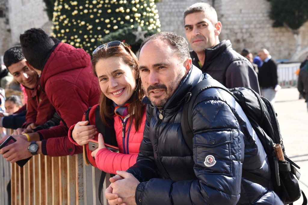 رئيسة وأعضاء مجلس بلدية بيت لحم يشاركون في إستقبال حارس الأراضي المقدسة بمناسبة عيد الغطاس