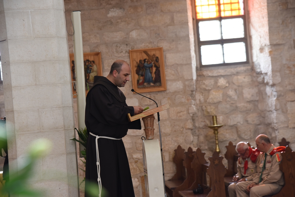 رئيسة وأعضاء مجلس بلدية بيت لحم يشاركون في إستقبال حارس الأراضي المقدسة بمناسبة عيد الغطاس