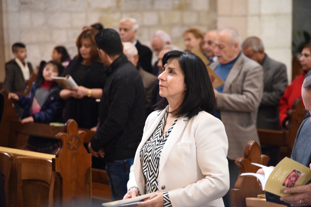 رئيسة وأعضاء مجلس بلدية بيت لحم يشاركون في إستقبال حارس الأراضي المقدسة بمناسبة عيد الغطاس