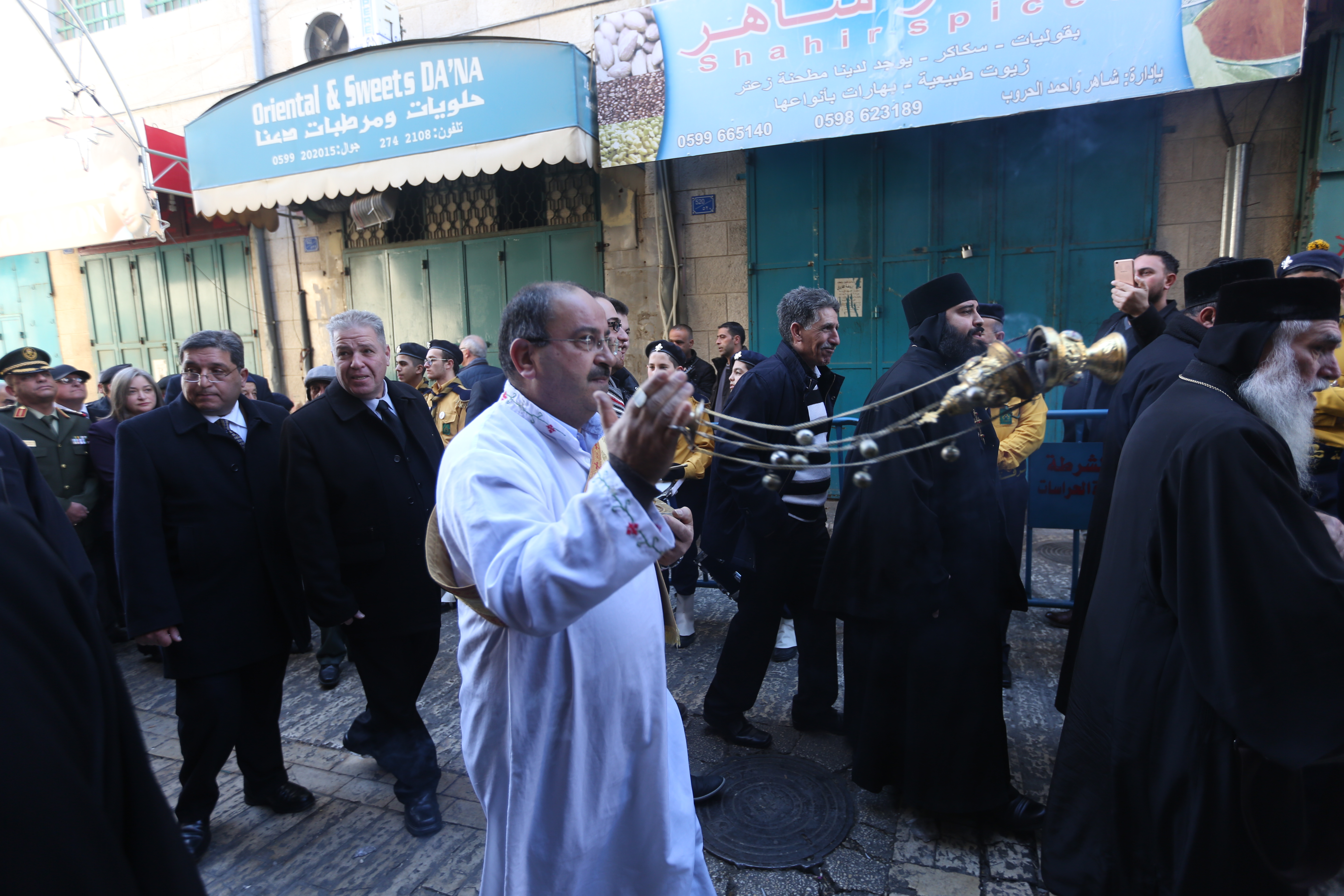  رئيسة وأعضاء مجلس بلدية بيت لحم يشاركون في إحتفالات أعياد الميلاد المجيدة حسب التقويم الشرقي ويستقبلون غبطة بطريرك الروم الارثوذكس ونيافة مطارنة السريان والأقباط والأحباش 