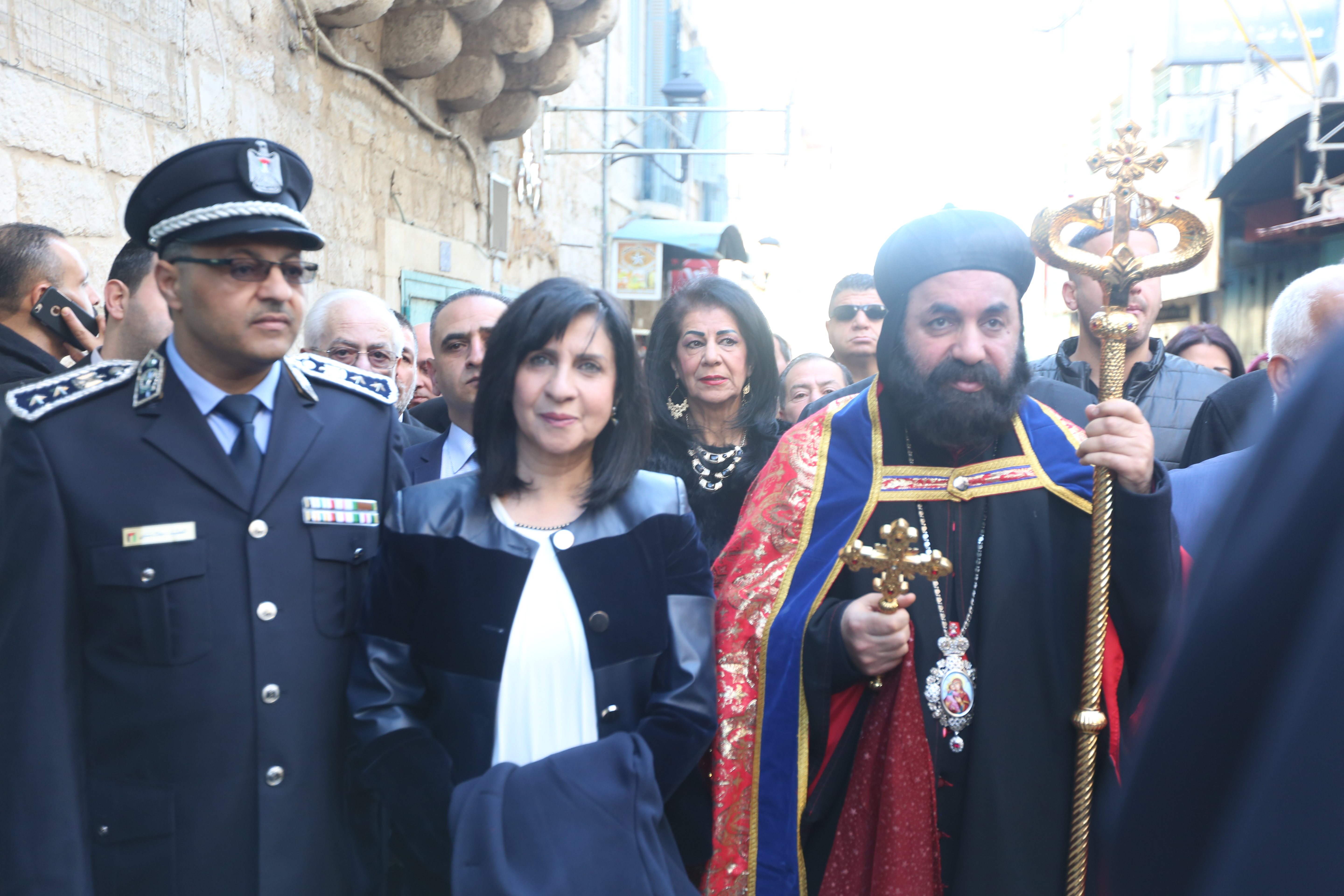  رئيسة وأعضاء مجلس بلدية بيت لحم يشاركون في إحتفالات أعياد الميلاد المجيدة حسب التقويم الشرقي ويستقبلون غبطة بطريرك الروم الارثوذكس ونيافة مطارنة السريان والأقباط والأحباش 