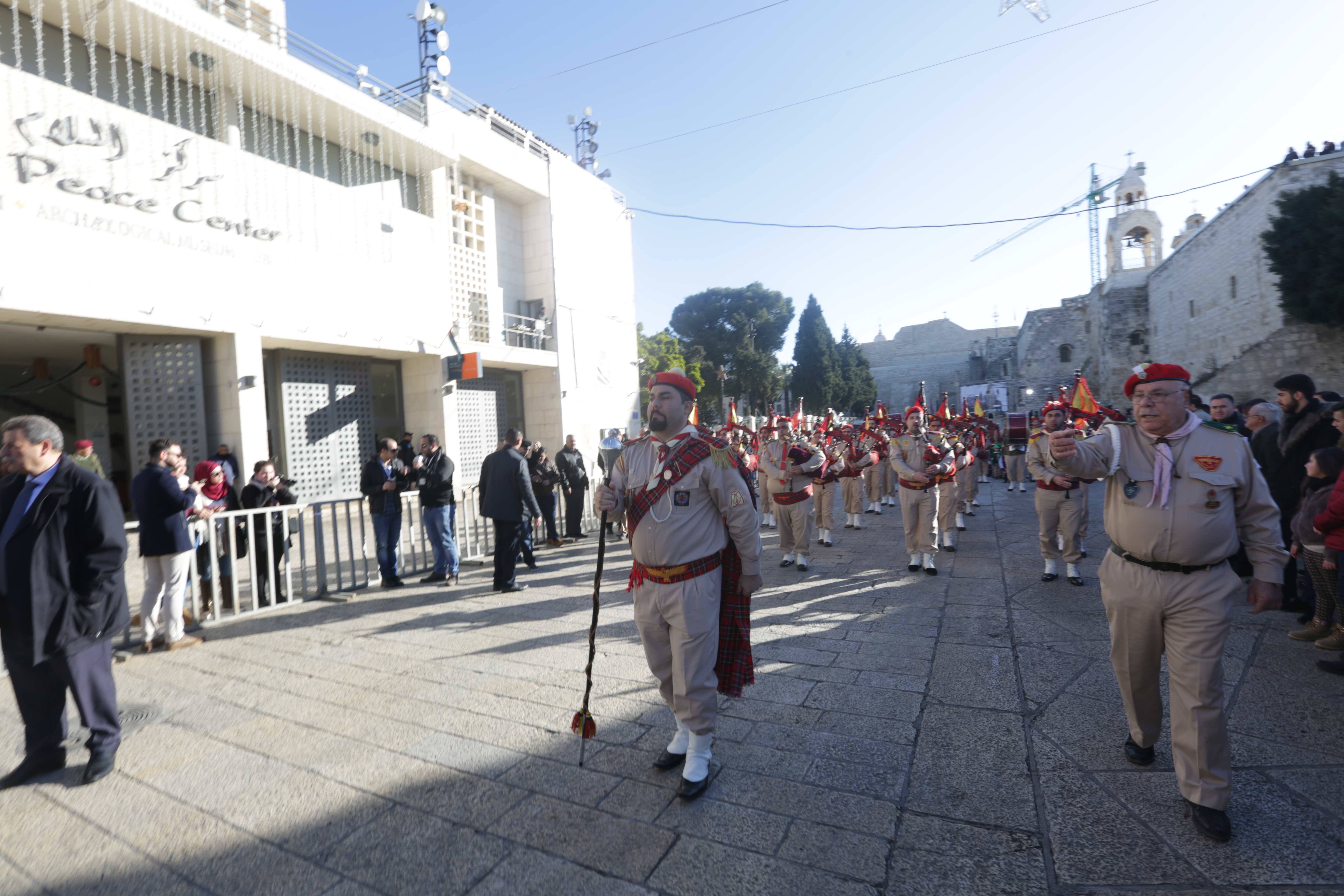  رئيسة وأعضاء مجلس بلدية بيت لحم يشاركون في إحتفالات أعياد الميلاد المجيدة حسب التقويم الشرقي ويستقبلون غبطة بطريرك الروم الارثوذكس ونيافة مطارنة السريان والأقباط والأحباش 