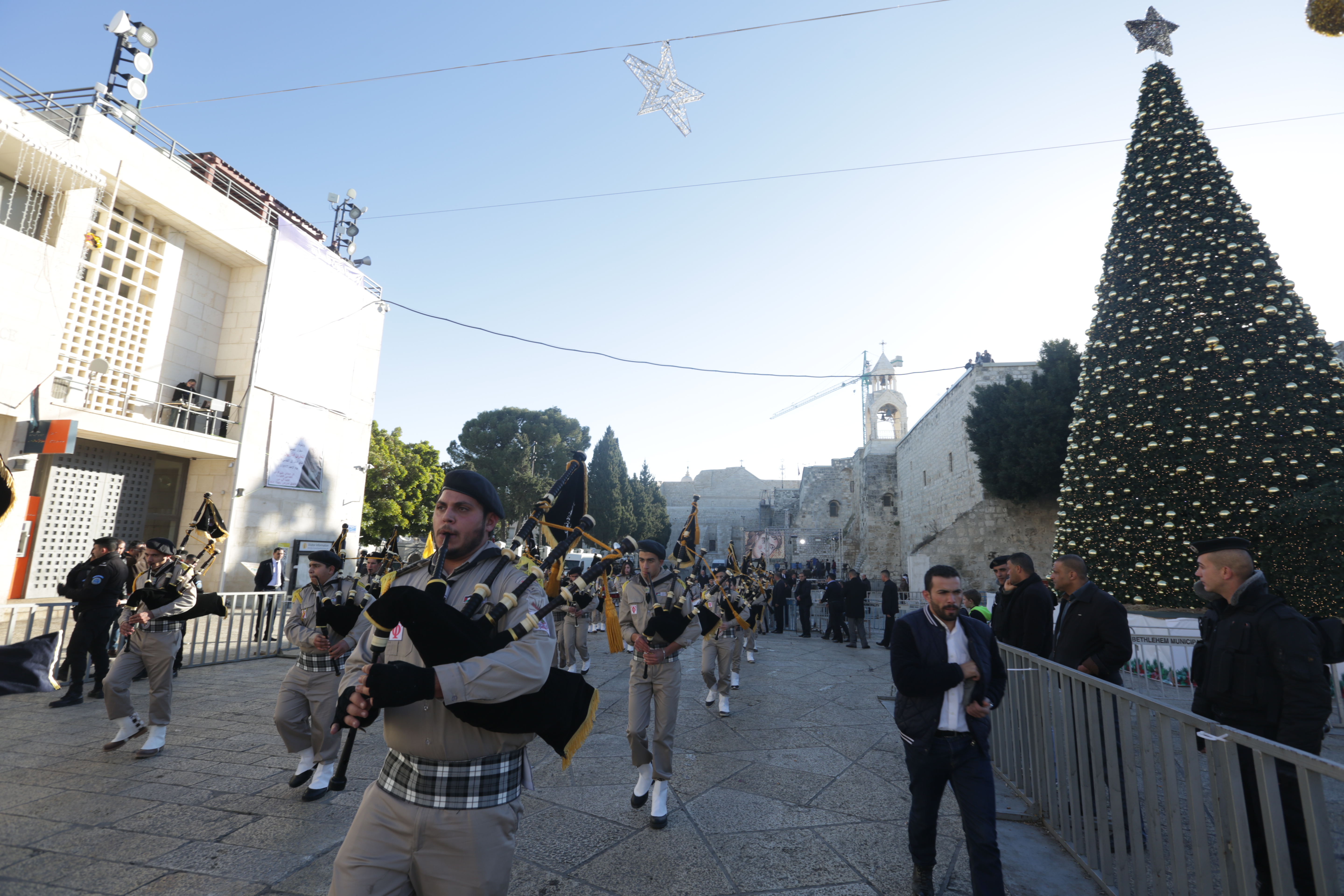  رئيسة وأعضاء مجلس بلدية بيت لحم يشاركون في إحتفالات أعياد الميلاد المجيدة حسب التقويم الشرقي ويستقبلون غبطة بطريرك الروم الارثوذكس ونيافة مطارنة السريان والأقباط والأحباش 