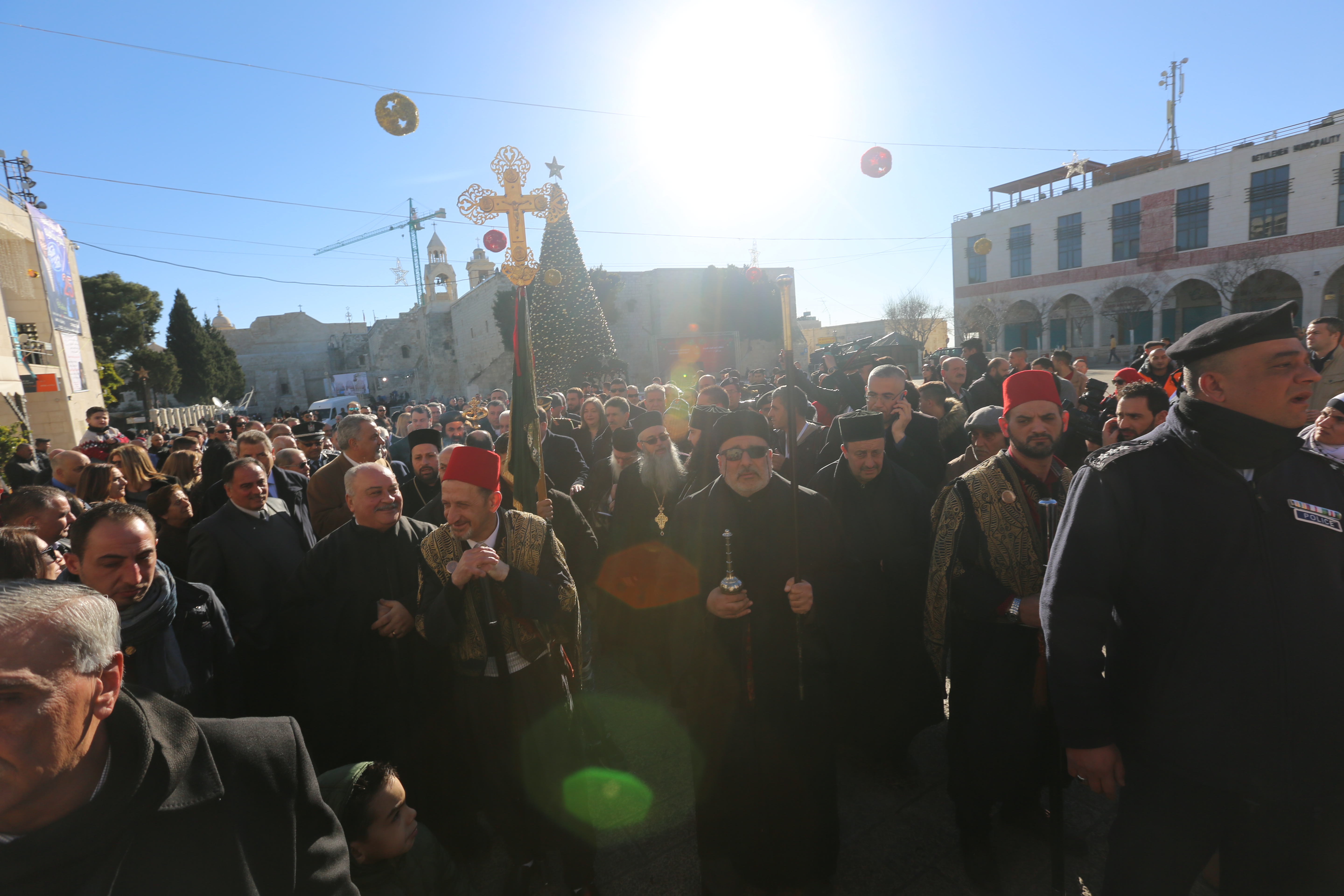  رئيسة وأعضاء مجلس بلدية بيت لحم يشاركون في إحتفالات أعياد الميلاد المجيدة حسب التقويم الشرقي ويستقبلون غبطة بطريرك الروم الارثوذكس ونيافة مطارنة السريان والأقباط والأحباش 