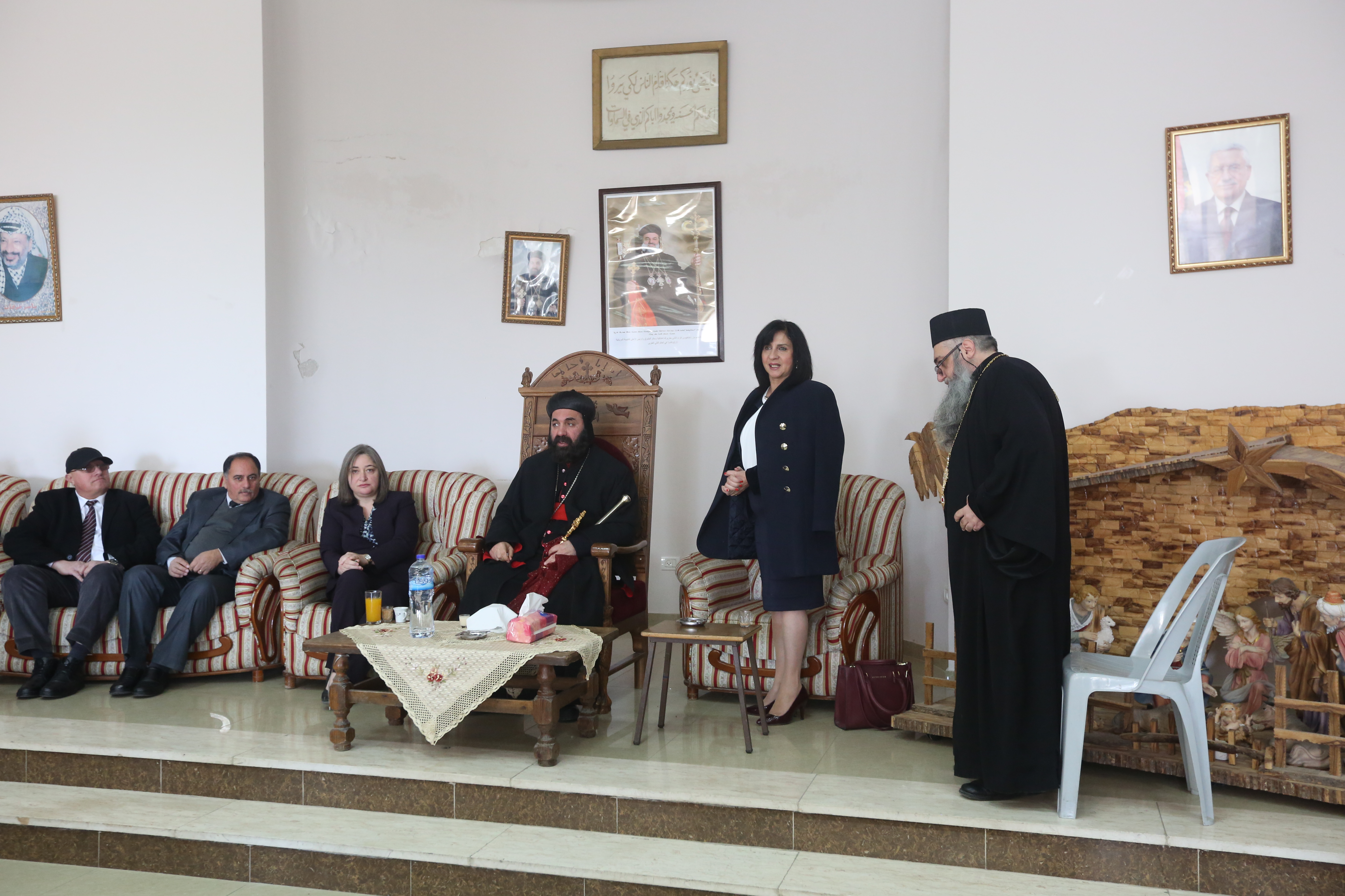  رئيسة وأعضاء مجلس بلدية بيت لحم يشاركون في إحتفالات أعياد الميلاد المجيدة حسب التقويم الشرقي ويستقبلون غبطة بطريرك الروم الارثوذكس ونيافة مطارنة السريان والأقباط والأحباش 