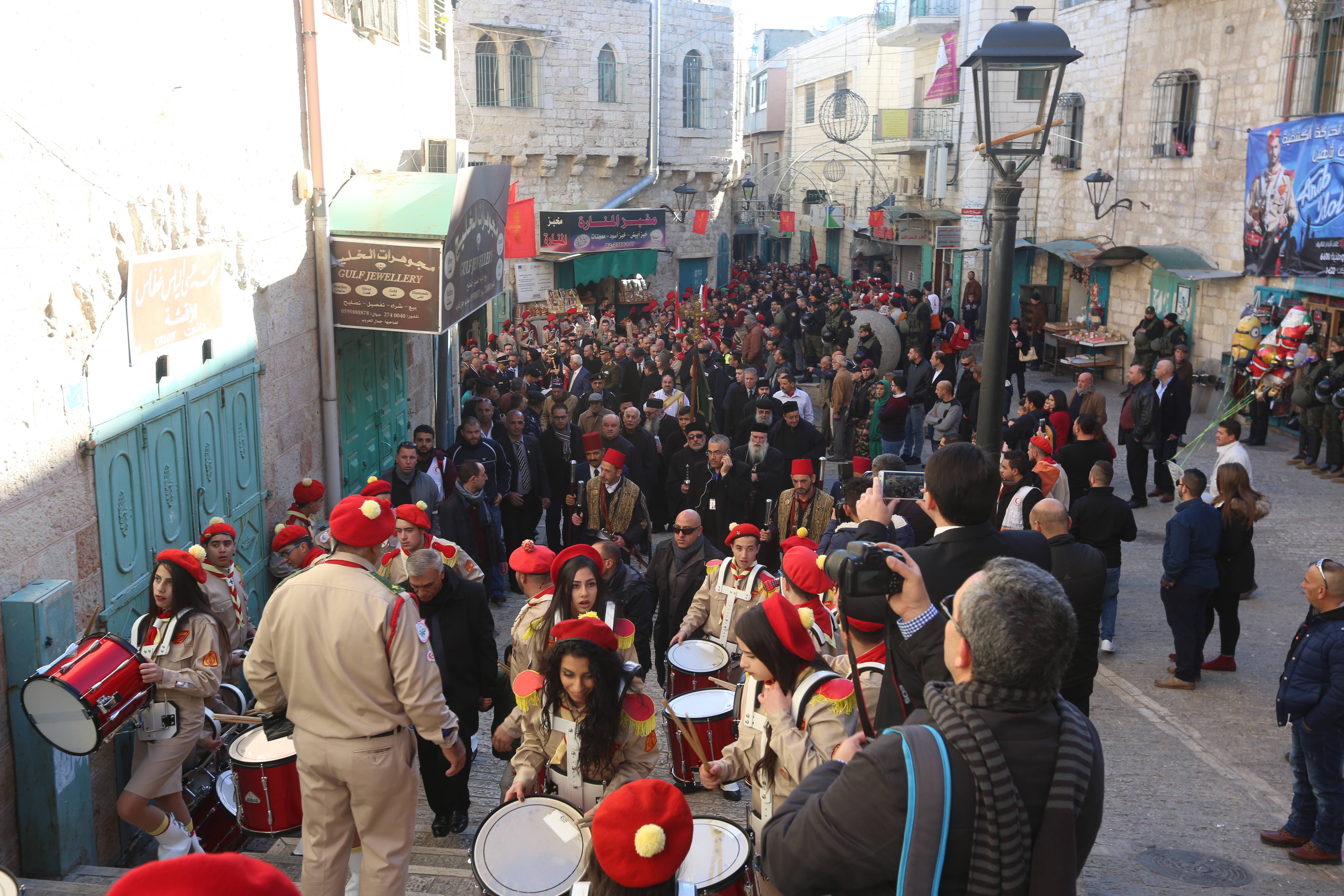  رئيسة وأعضاء مجلس بلدية بيت لحم يشاركون في إحتفالات أعياد الميلاد المجيدة حسب التقويم الشرقي ويستقبلون غبطة بطريرك الروم الارثوذكس ونيافة مطارنة السريان والأقباط والأحباش 