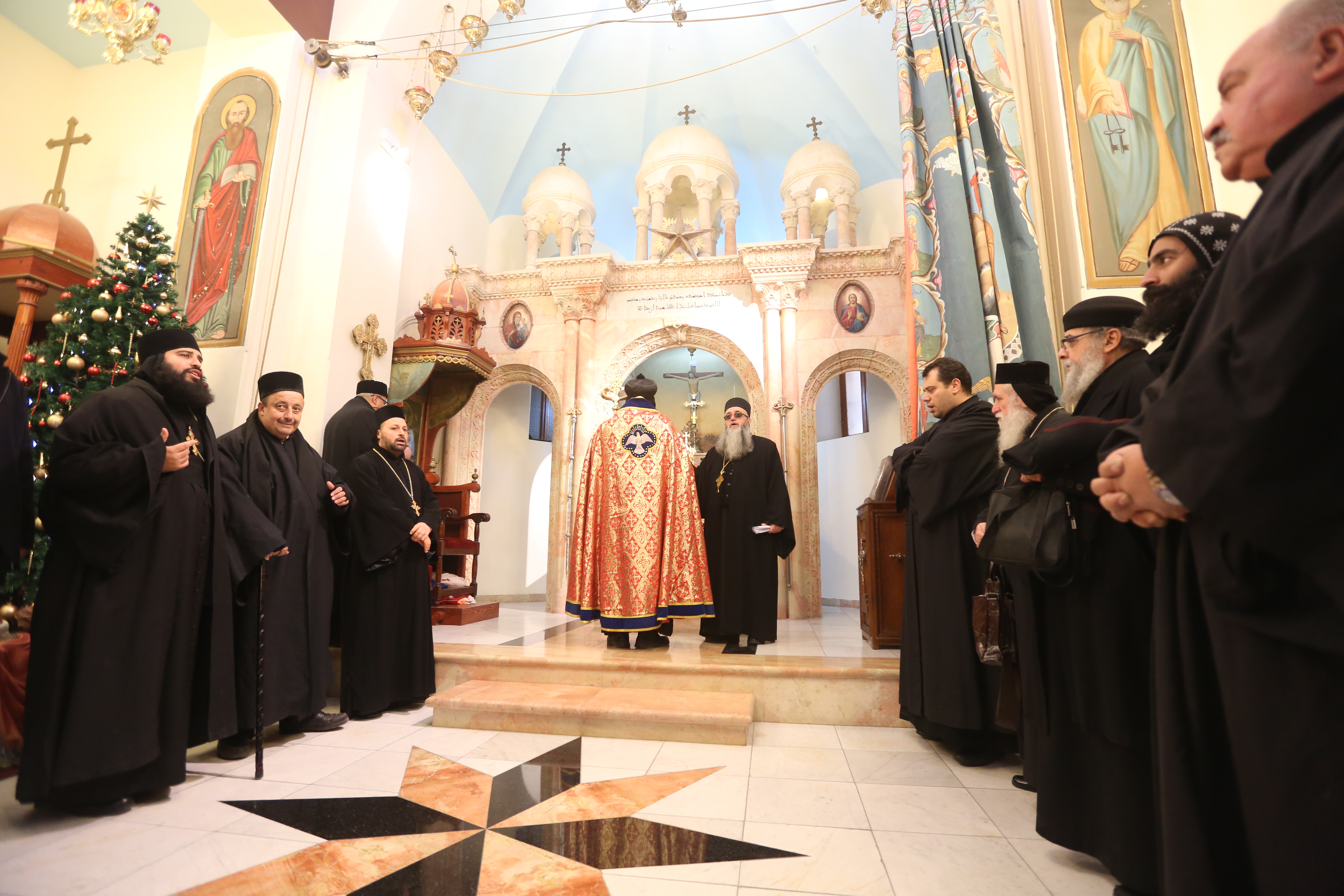  رئيسة وأعضاء مجلس بلدية بيت لحم يشاركون في إحتفالات أعياد الميلاد المجيدة حسب التقويم الشرقي ويستقبلون غبطة بطريرك الروم الارثوذكس ونيافة مطارنة السريان والأقباط والأحباش 