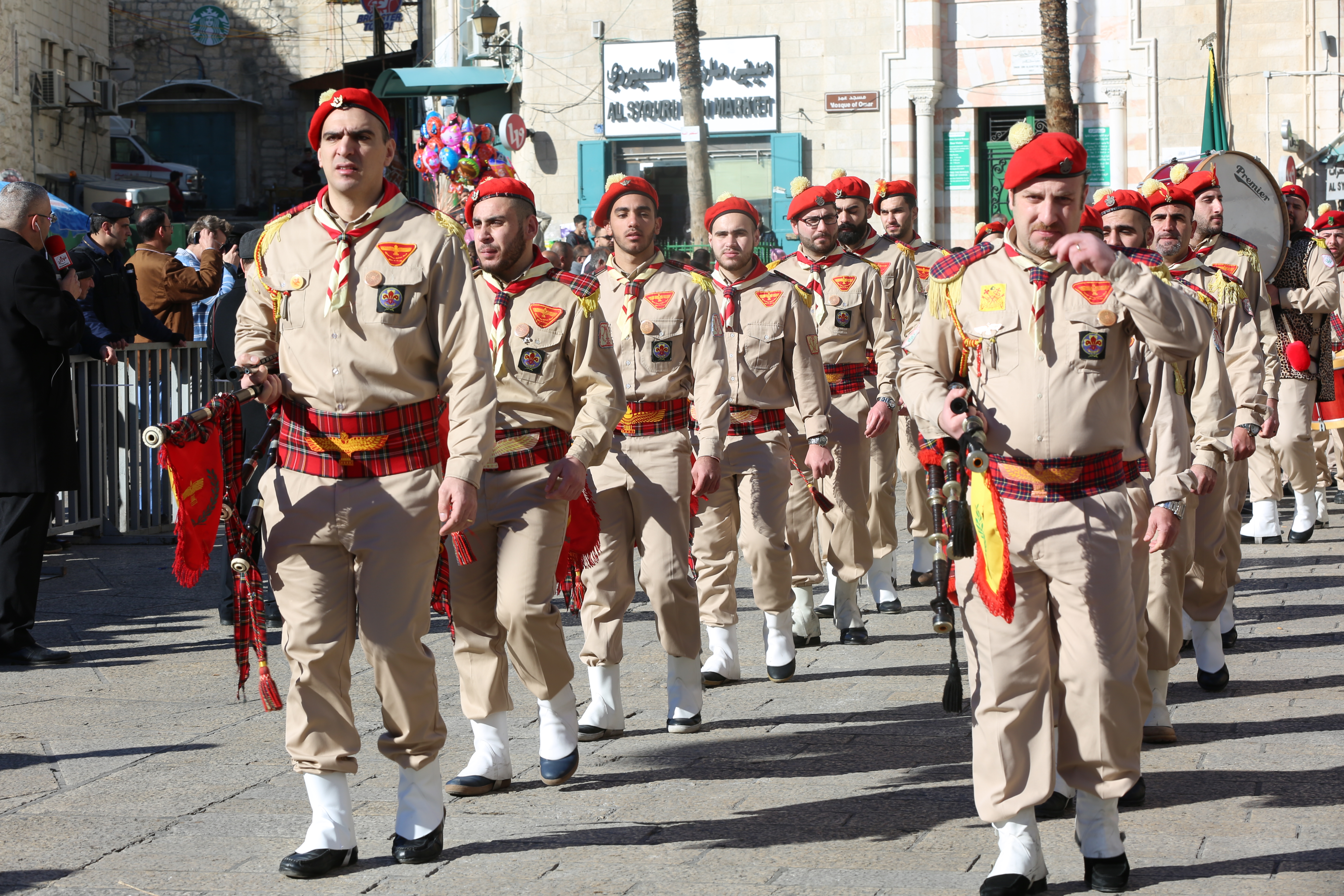 رئيسة وأعضاء مجلس بلدية بيت لحم يشاركون في إحتفالات أعياد الميلاد المجيدة حسب التقويم الشرقي ويستقبلون غبطة بطريرك الروم الارثوذكس ونيافة مطارنة السريان والأقباط والأحباش 