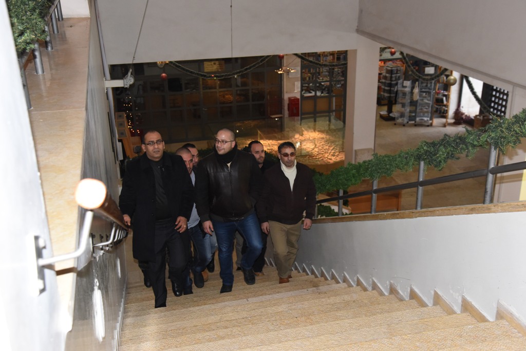 بيت عزاء للمطران المناضل هيلاريون كابوتشي في مركز السلام بيت لحم