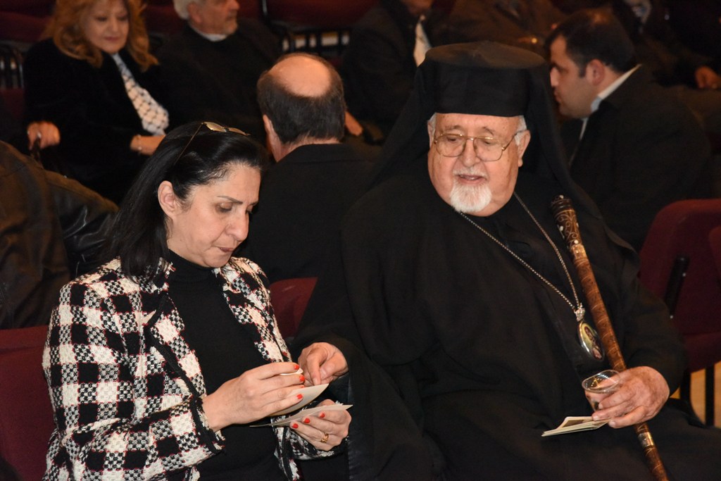 بيت عزاء للمطران المناضل هيلاريون كابوتشي في مركز السلام بيت لحم